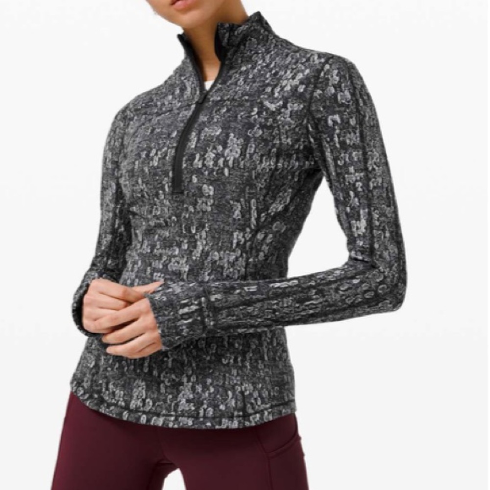 Lululemon run briskly top